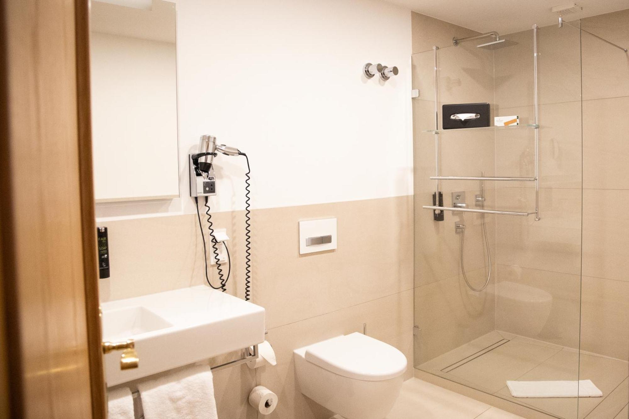Hotel Elfbuchen Kassel Luaran gambar
